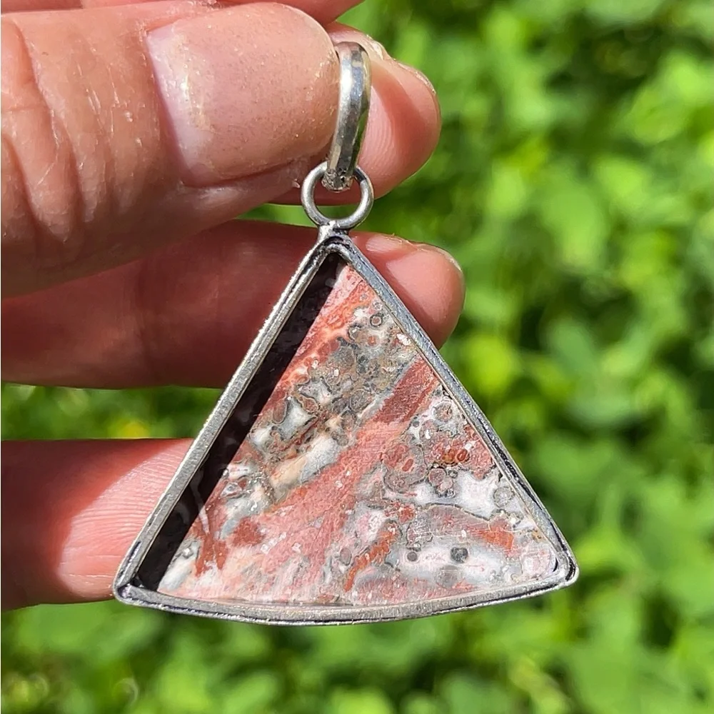 Silver plated triangular leopard skin jasper‎ pendant - Picture 3 of 5